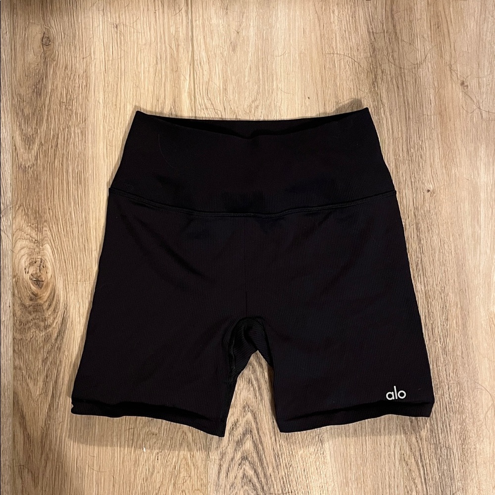 Alo 5” Ribbed Biker Short